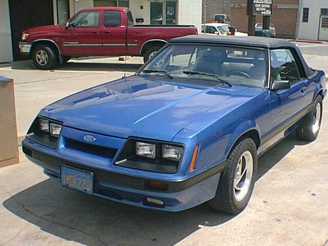 1985 Ford Mustang Convertible Pictures